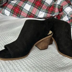 NEW!! Vince Camuto Black Suede Women's Mules with Wooden Heel